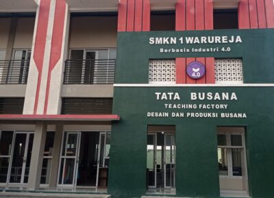 SMKN 1 Warureja Berbasis Industri 4.0