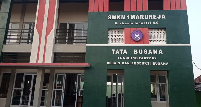 SMKN 1 Warureja Berbasis Industri 4.0